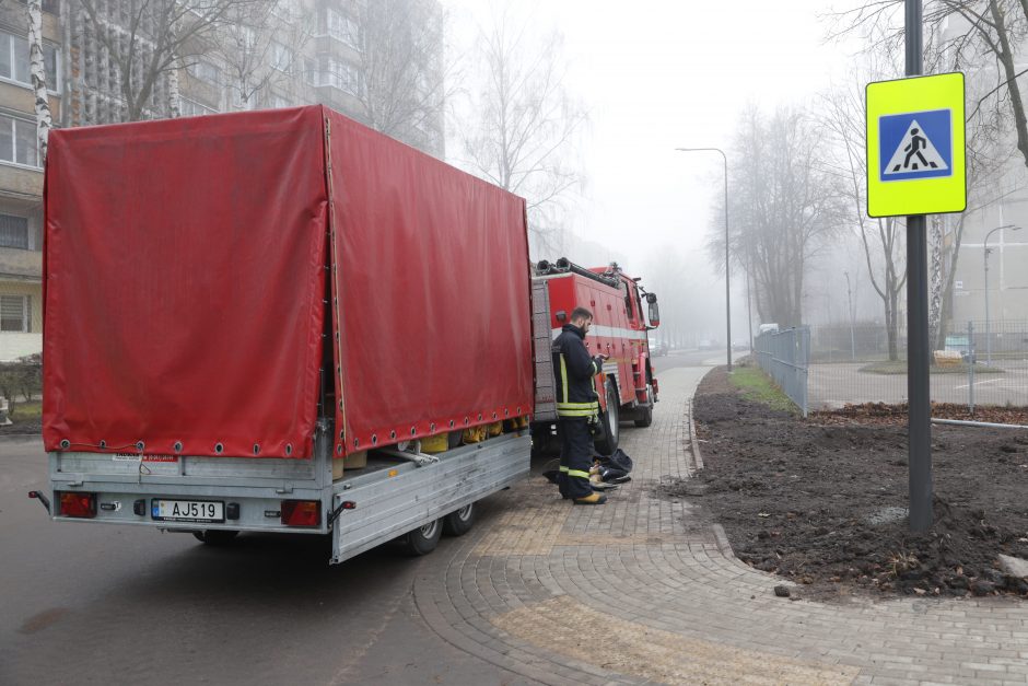 Į mokyklą atneštas įtartinas vokas sukėlė sumaištį: jos vadovė pakomentavo vieną iš galimų versijų