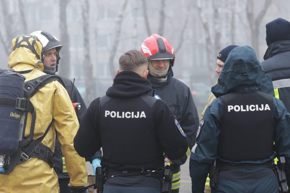 Į mokyklą atneštas įtartinas vokas sukėlė sumaištį: jos vadovė pakomentavo vieną iš galimų versijų