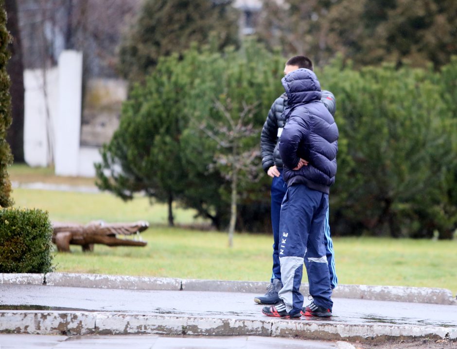 Buvęs nuteistasis bandė permesti siuntinį į kalėjimą, kur bausmę atlieka jo brolis