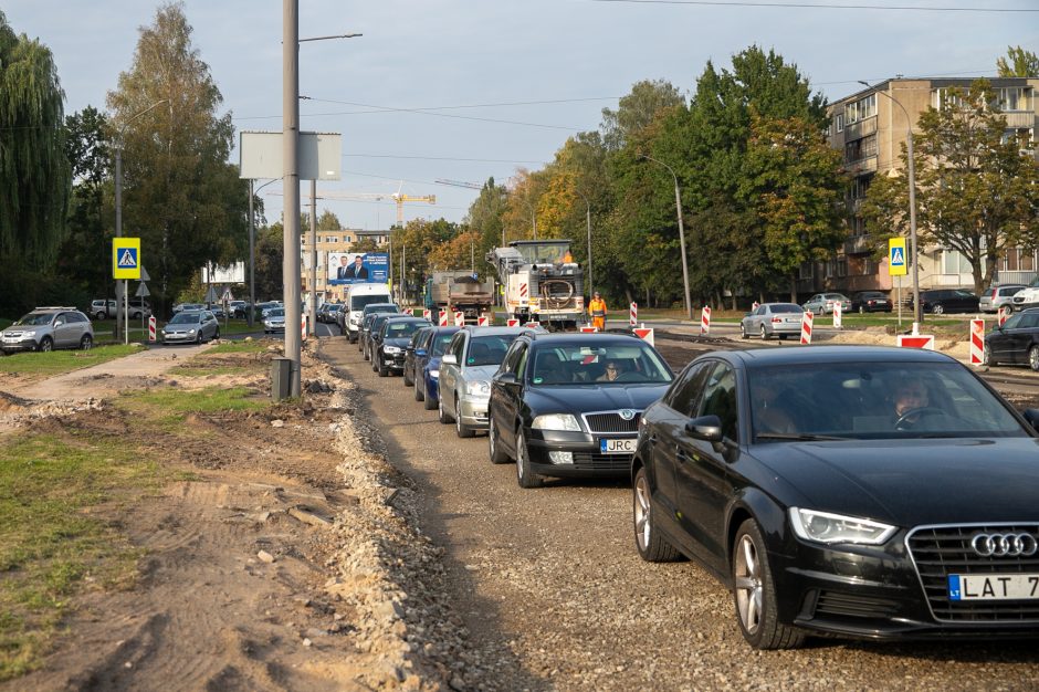 Kaune automobilių spūstys tapo neišvengiamos?