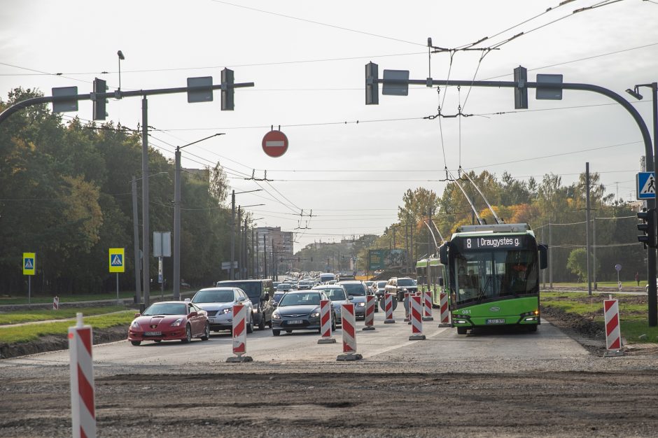 Kaune automobilių spūstys tapo neišvengiamos?