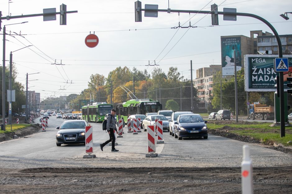 Kaune automobilių spūstys tapo neišvengiamos?