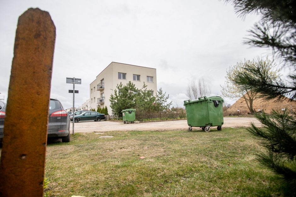 Užliedžiuose prie daugiabučio suformuotas sklypas tapo konflikto ašimi