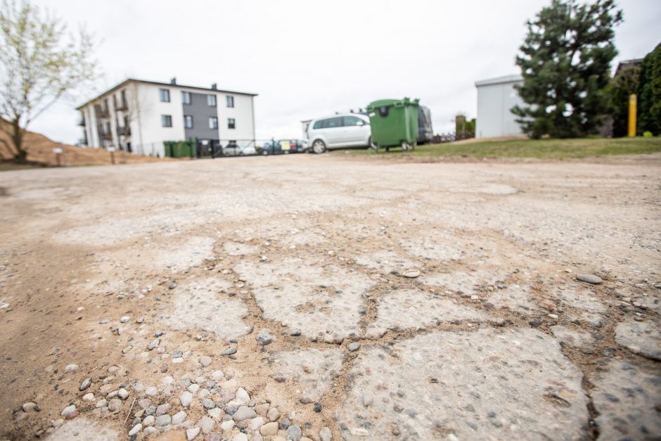 Užliedžiuose prie daugiabučio suformuotas sklypas tapo konflikto ašimi