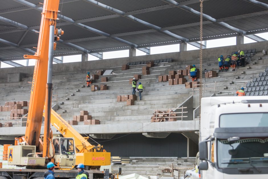 Vilnius griauna stadioną, Kaunas laukia atidarymo