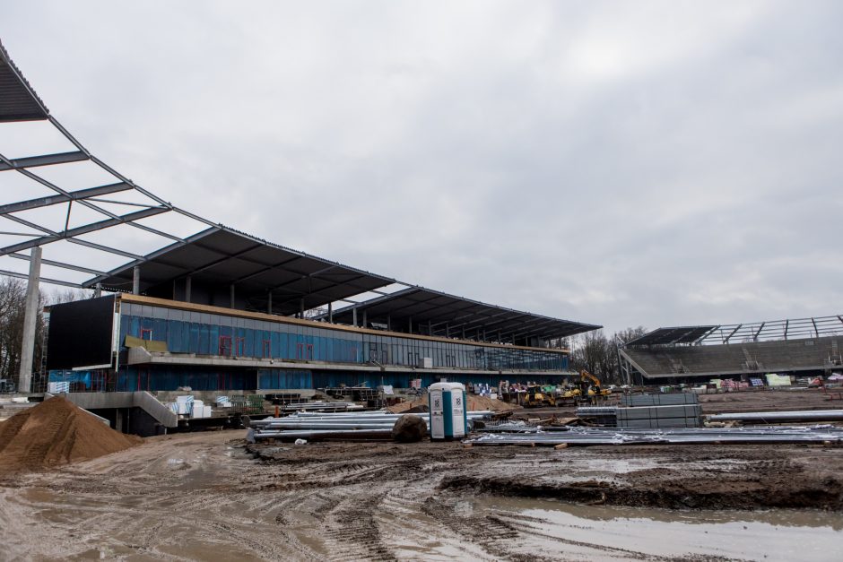 Vilnius griauna stadioną, Kaunas laukia atidarymo