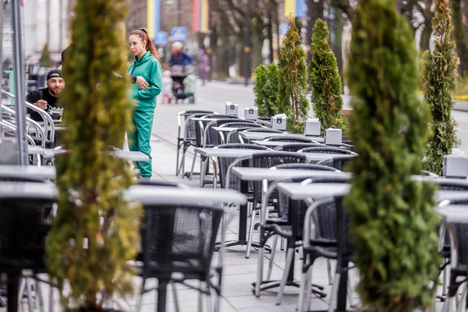 Lauko kavinių sezonas – su didesnėmis terasomis