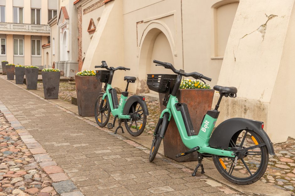 Nuomojami paspirtukai Kaune kuria chaosą