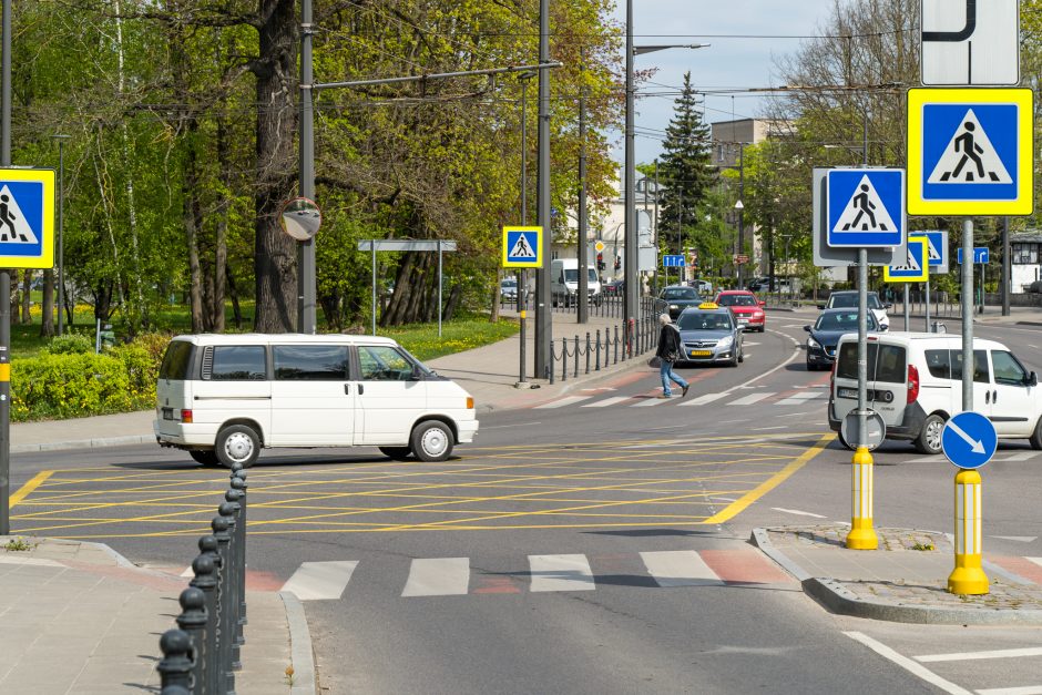 Kauno sankryžose daugėja geltonųjų korių