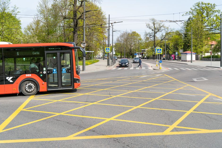 Kauno sankryžose daugėja geltonųjų korių