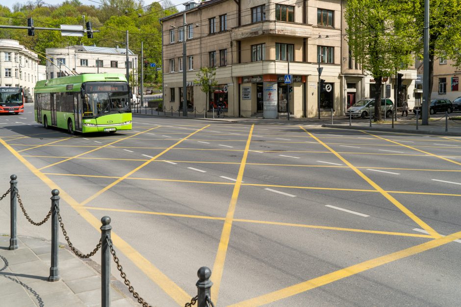 Kauno sankryžose daugėja geltonųjų korių