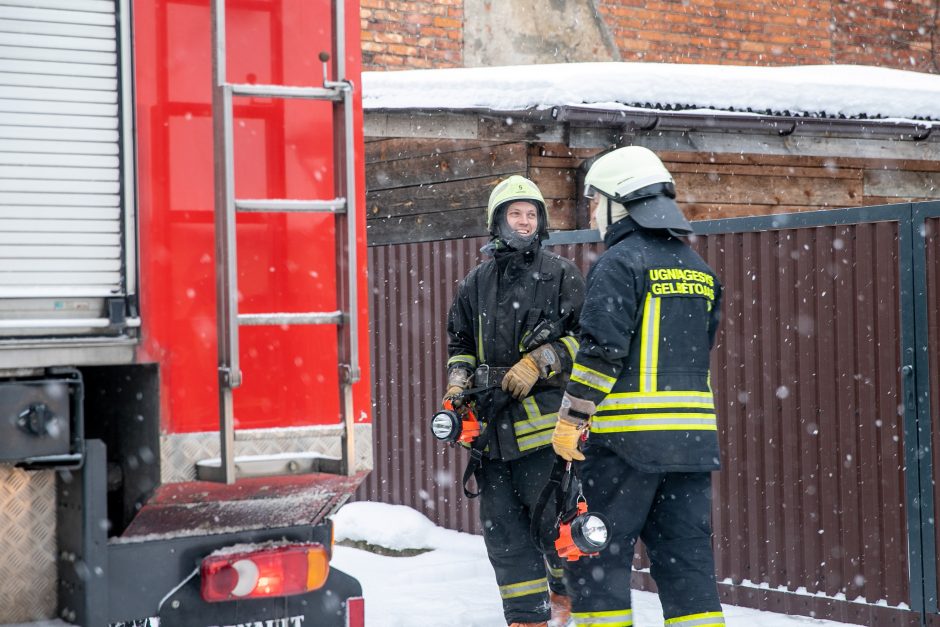 Sujudimas Vilijampolėje: atvykę ugniagesiai rado grėsmingą situaciją