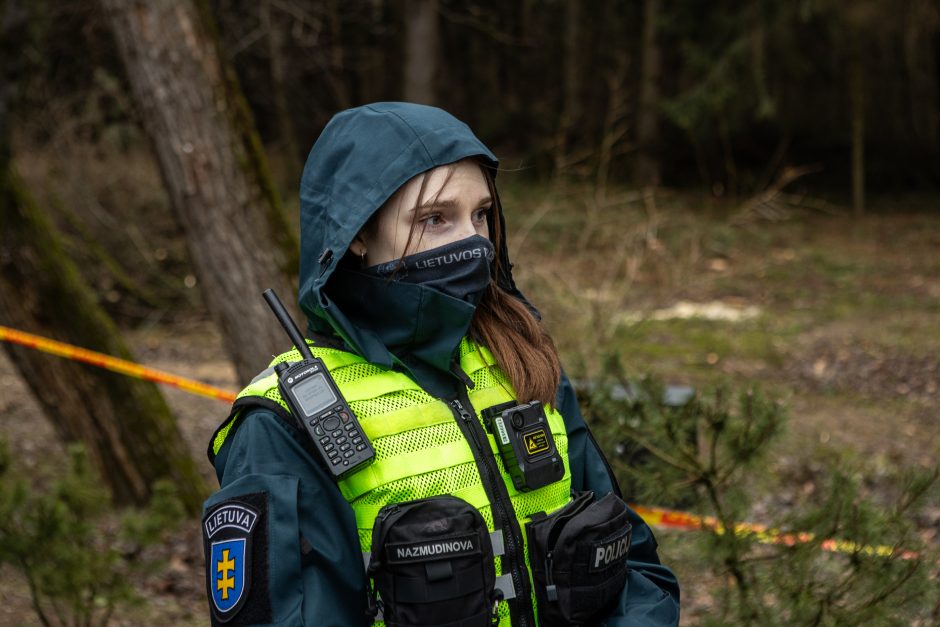 Įžūlumui ribų nėra: pasinaudoję šventėmis į Radikius grįžo nelegalūs medžių kirtėjai? 