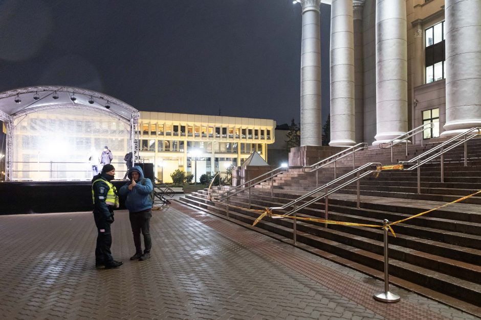 Prie Seimo protestuotojai gėdina socialdemokratus dėl koalicijos su „Nemuno aušra“