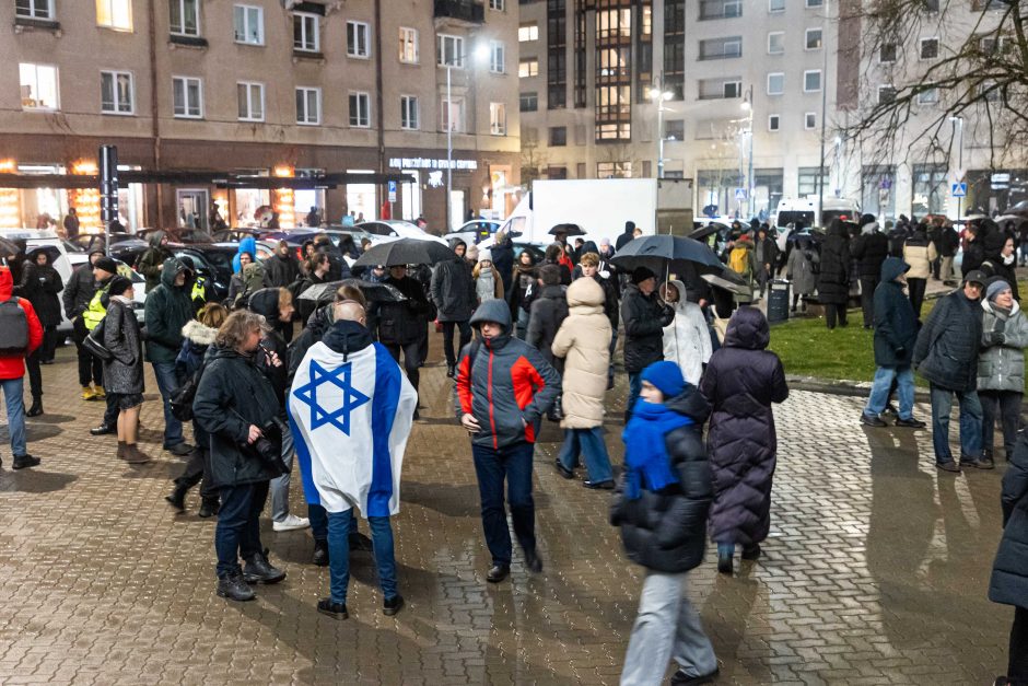 Prie Seimo protestuotojai gėdina socialdemokratus dėl koalicijos su „Nemuno aušra“