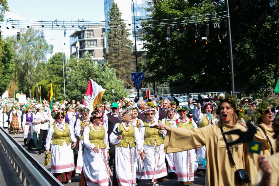 Dešimttūkstantinė Dainų šventės eisena Vilniuje