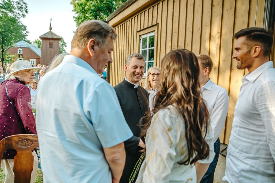 Kunigas R. Doveika Paberžėje: laisvoje šalyje kausto baimė kalbėti