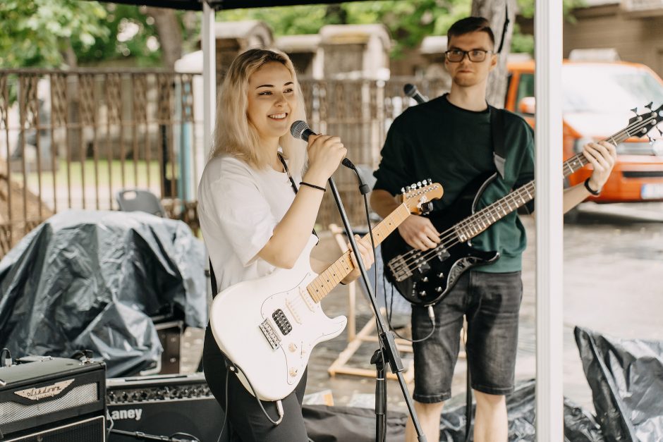 Kaune nuskambėjo Gatvės muzikos diena: liūtis žiūrovams – ne kliūtis