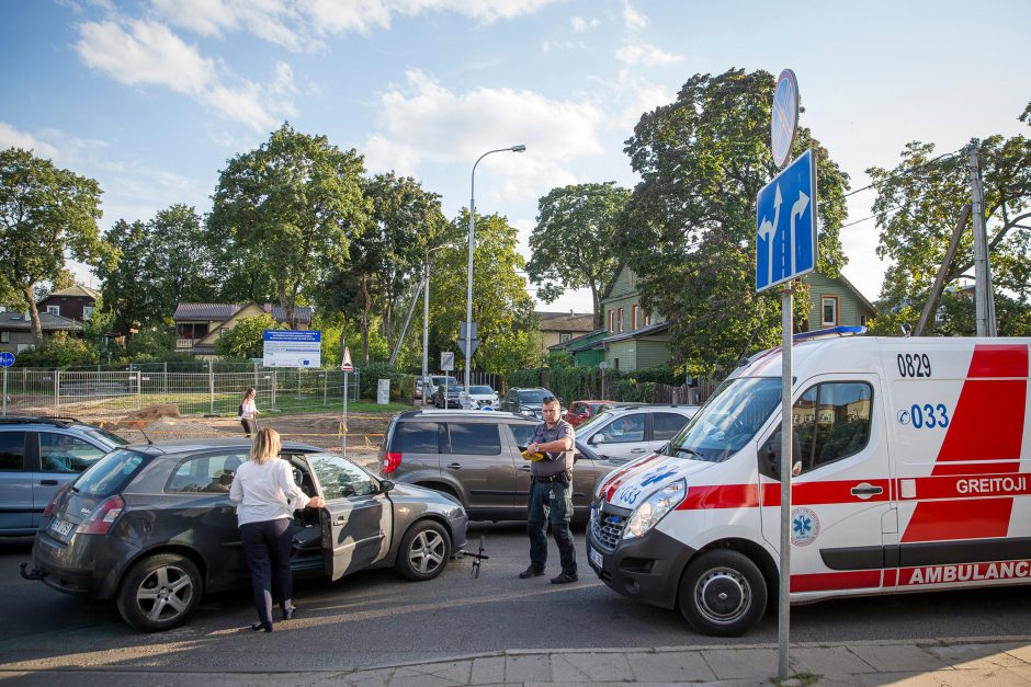 Į pagalbą paspirtukininkams pasitelks ir minkštesnį asfaltą