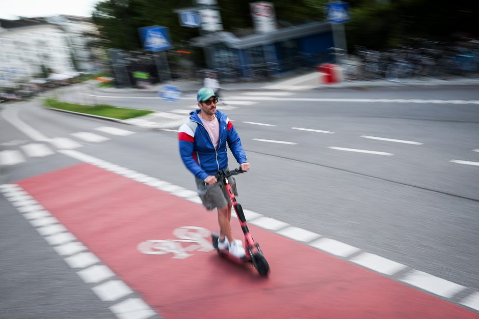 Į pagalbą paspirtukininkams pasitelks ir minkštesnį asfaltą