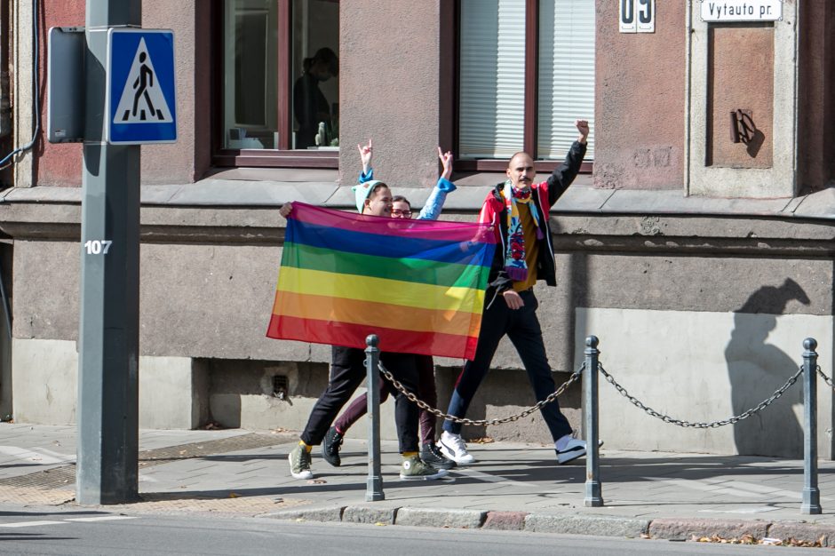 LGBT eisenos įžanga: „viešą nuodėmės demonstravimą“ tikintieji bandė atsverti maldomis 