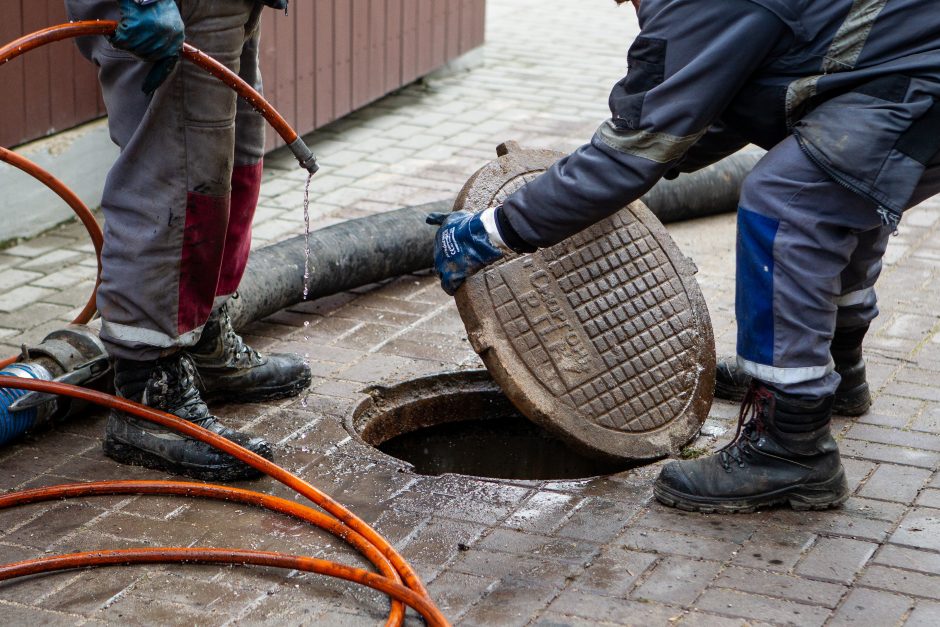 Papasakojo, kokių daiktų randa užsikimšus vamzdynams: tai – ne tik maistas