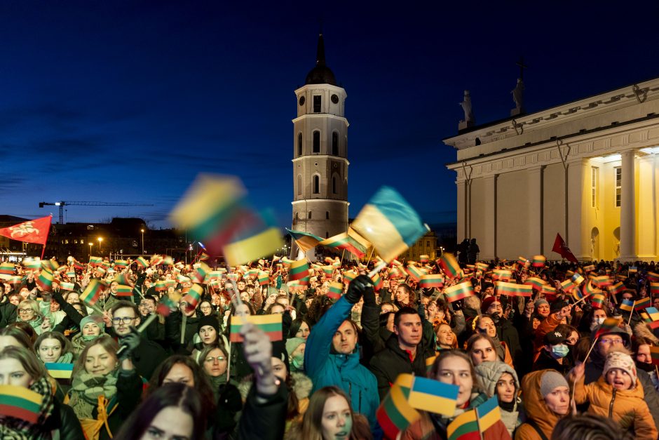 Paramos renginyje esami ir buvę šalies vadovai kvietė aukoti Ukrainai