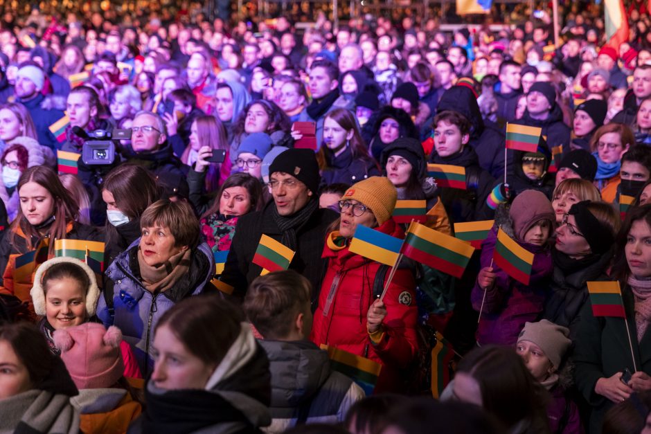 Paramos renginyje esami ir buvę šalies vadovai kvietė aukoti Ukrainai