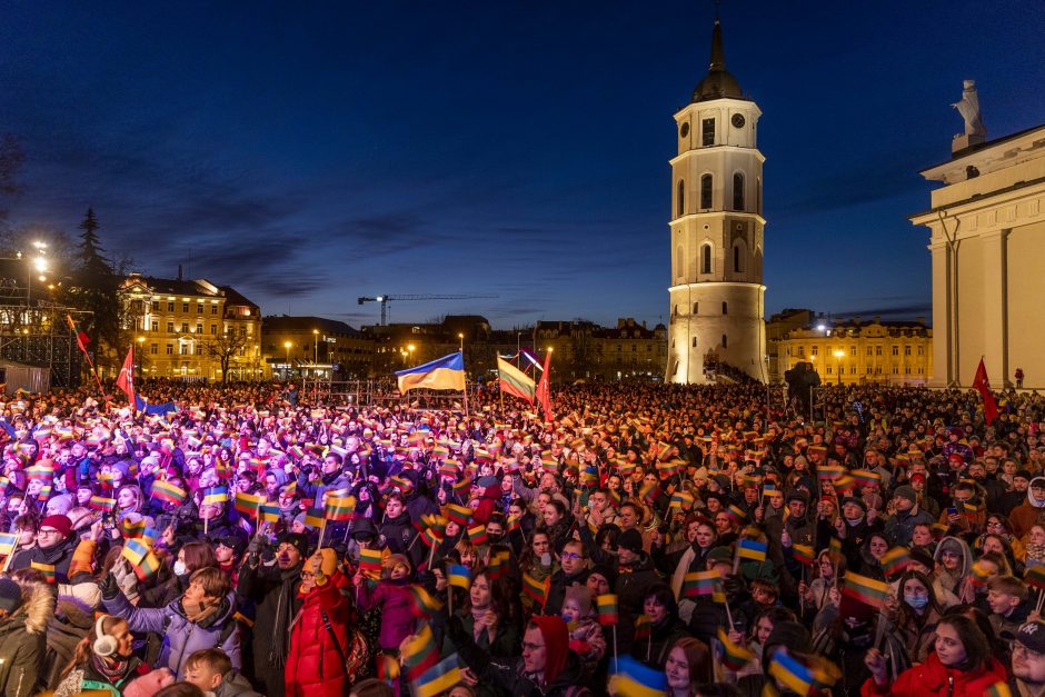 Paramos renginyje esami ir buvę šalies vadovai kvietė aukoti Ukrainai