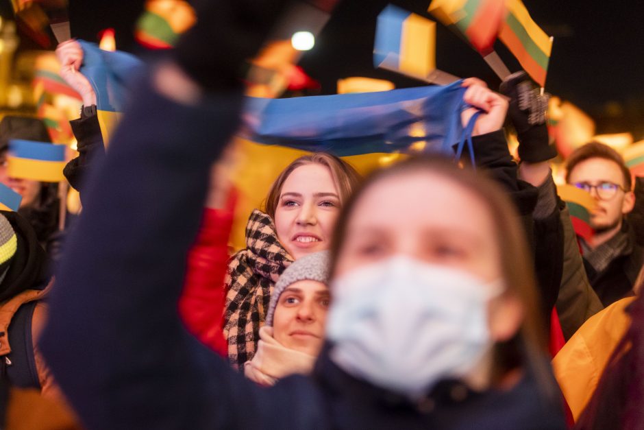 Paramos renginyje esami ir buvę šalies vadovai kvietė aukoti Ukrainai