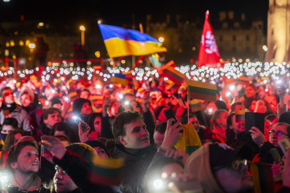 Paramos renginyje esami ir buvę šalies vadovai kvietė aukoti Ukrainai