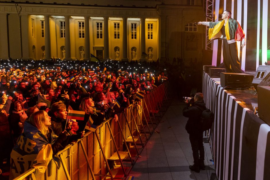 Paramos renginyje esami ir buvę šalies vadovai kvietė aukoti Ukrainai