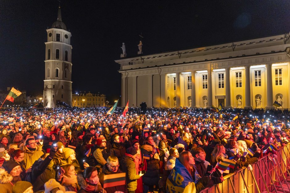 Paramos renginyje esami ir buvę šalies vadovai kvietė aukoti Ukrainai