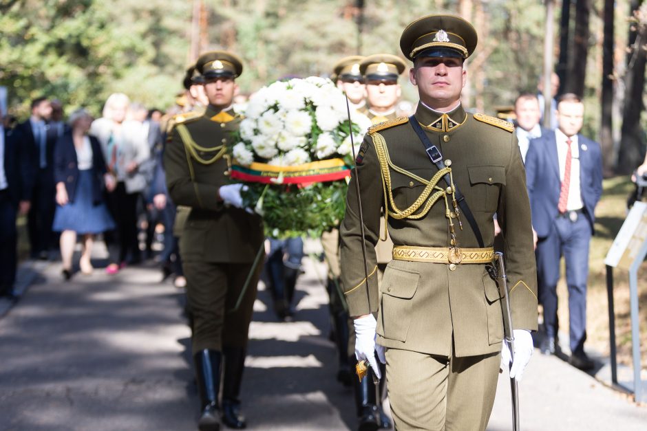 Minint Žydų genocido atminimo dieną – raginimai suvokti antisemitinių idėjų pasekmes 