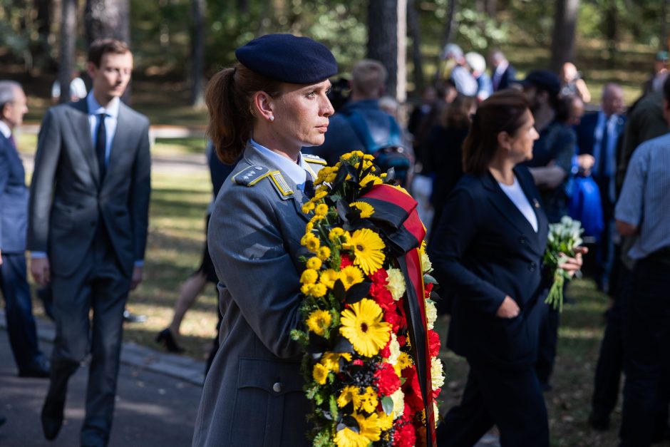 Minint Žydų genocido atminimo dieną – raginimai suvokti antisemitinių idėjų pasekmes 