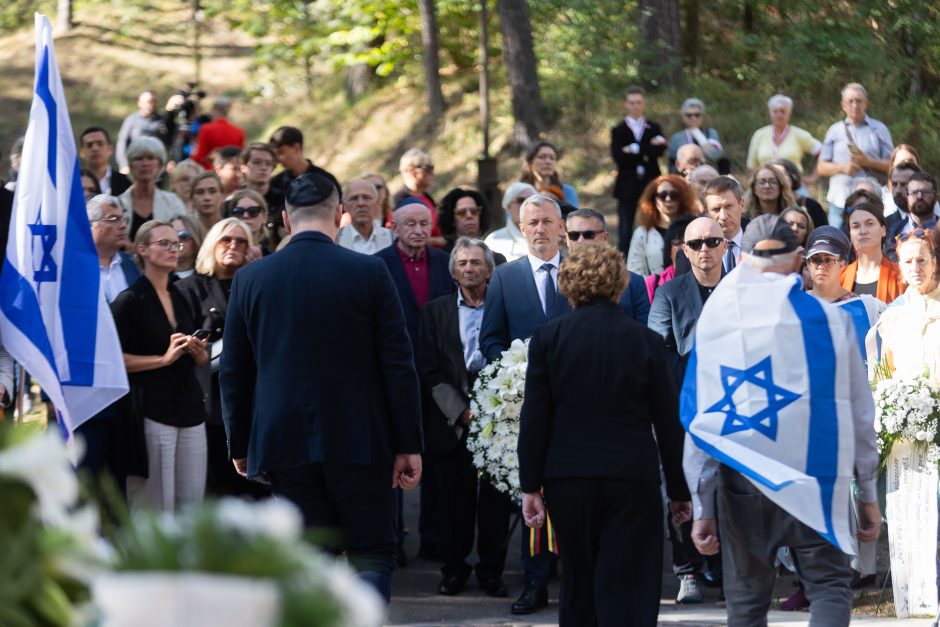 Minint Žydų genocido atminimo dieną – raginimai suvokti antisemitinių idėjų pasekmes 