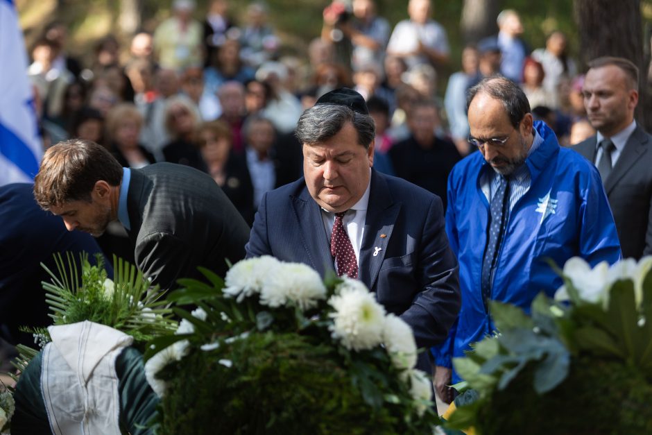 Minint Žydų genocido atminimo dieną – raginimai suvokti antisemitinių idėjų pasekmes 