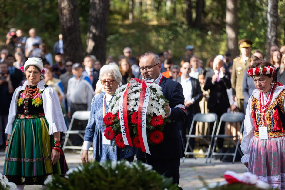 Minint Žydų genocido atminimo dieną – raginimai suvokti antisemitinių idėjų pasekmes 