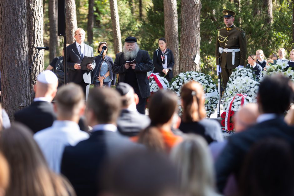 Minint Žydų genocido atminimo dieną – raginimai suvokti antisemitinių idėjų pasekmes 