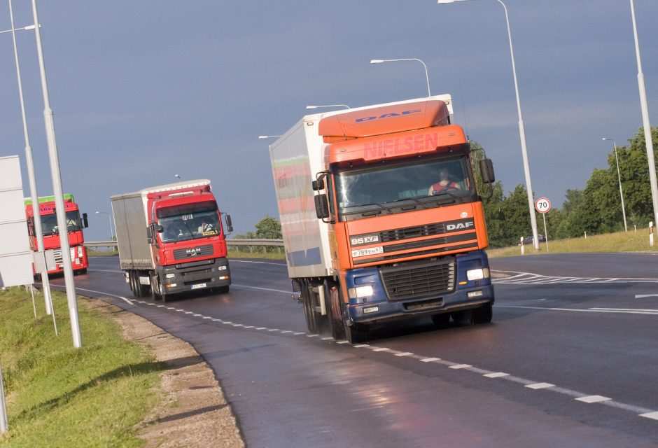 Klaipėdoje krovininis automobilis sukėlė avariją, nukentėjo du žmonės