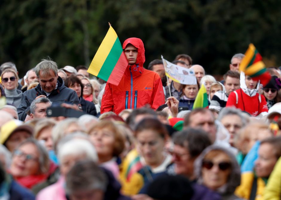 Popiežius: represijas iškentėjusi Lietuva gali tapti vilties švyturiu