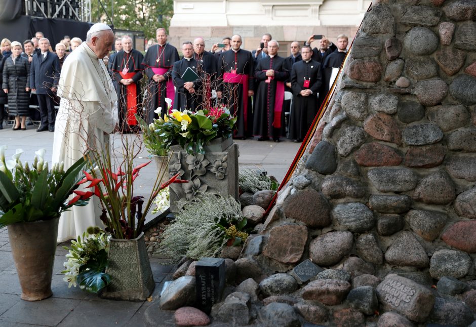 Popiežius: represijas iškentėjusi Lietuva gali tapti vilties švyturiu