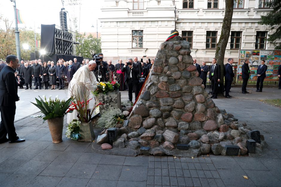 Popiežius: represijas iškentėjusi Lietuva gali tapti vilties švyturiu