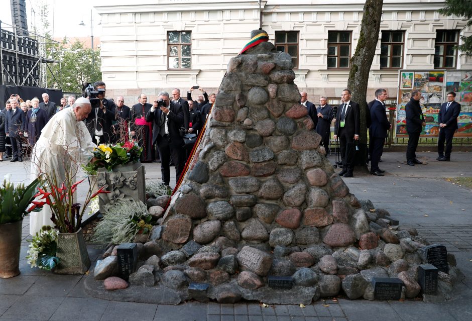 Popiežius: represijas iškentėjusi Lietuva gali tapti vilties švyturiu