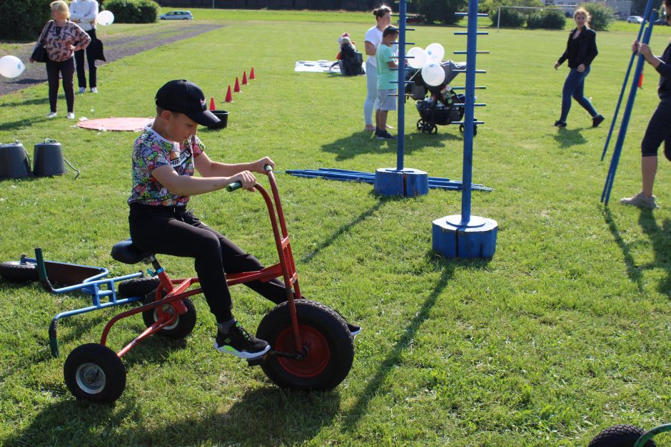 Širdies gėrio dulkėmis Klaipėdoje mėtėsi per 100 šventės svečių