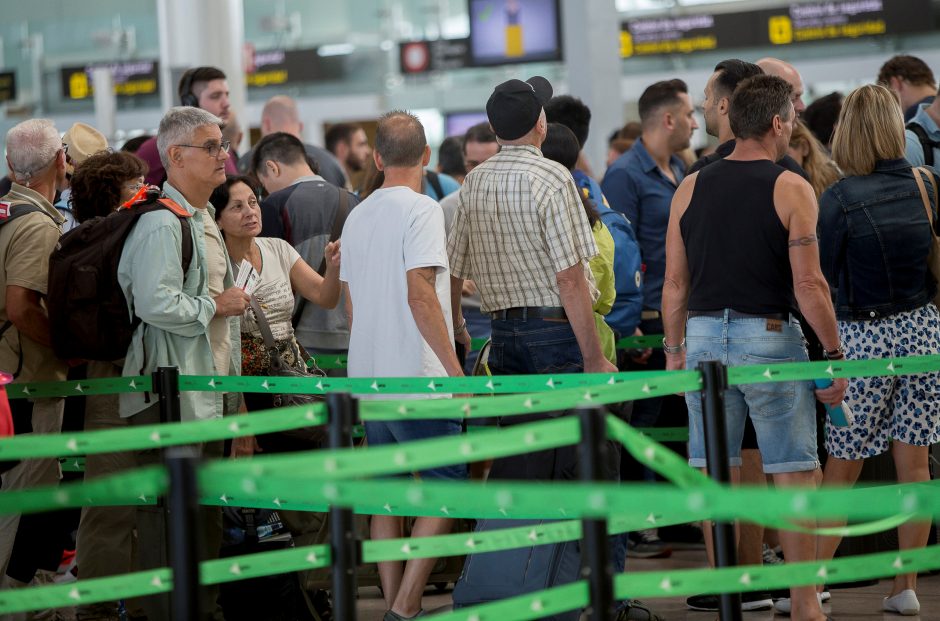 Barselonos oro uosto apsaugininkai paskelbė neterminuotą streiką