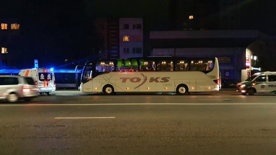 Kelionė į Vilnių prailgo: į autobusą atsitrenkė vyras 