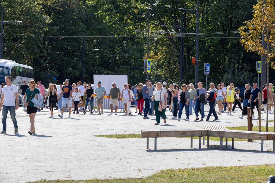 E. Sheerano gerbėjai jau laukia koncerto