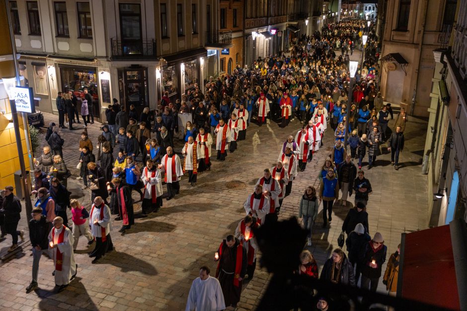 Kaune – įspūdinga kryžiaus kelio procesija