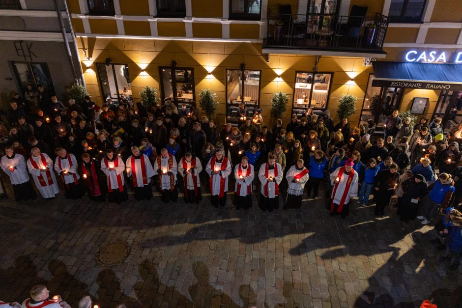 Kaune – įspūdinga kryžiaus kelio procesija